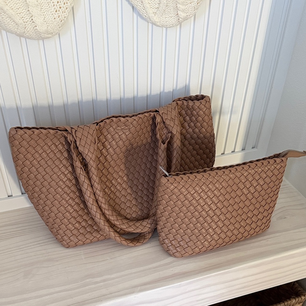 Elegant Tan Woven Tote Bag - Picture 1 of 7
